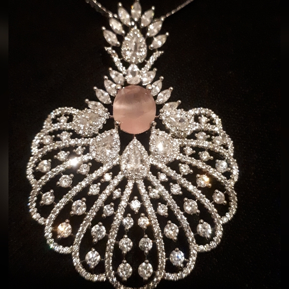 Necklace, silver chain with pendant . - Picture 2 of 4